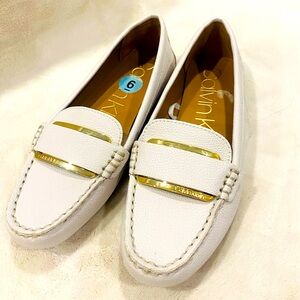 Women’s size 6 Calvin Klein loafers